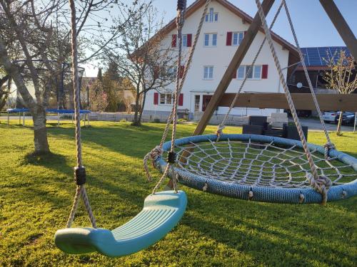 Playground, Viel Platz in Bernbach in Frankenried
