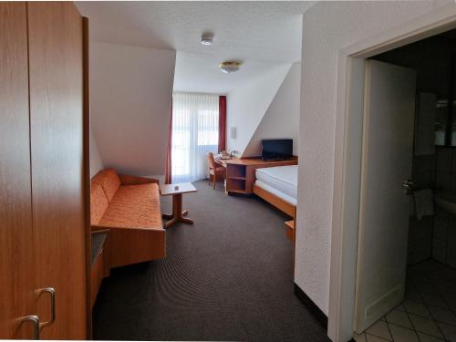 Economy Single Room with Street View - Third Floor
