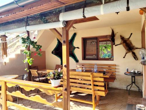ห้องอาหาร, Casa Viviana in ยูริลอฟกา