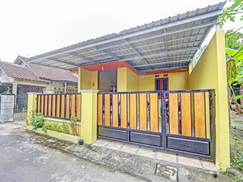 OYO Homes 91054 Desa Wisata Budaya Kebondalem Kidul