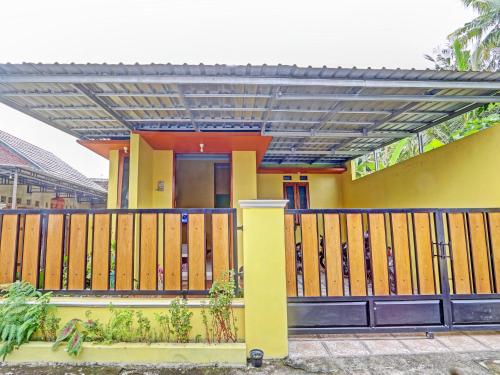 OYO Homes 91054 Desa Wisata Budaya Kebondalem Kidul