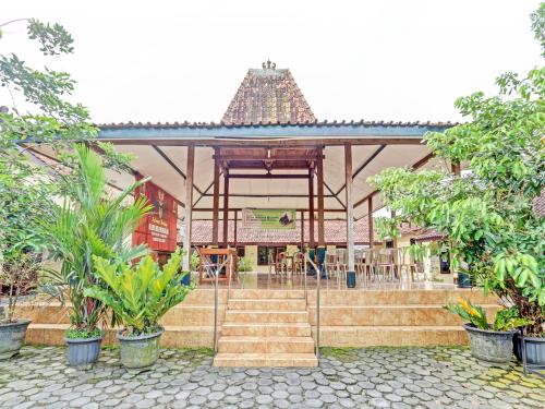 OYO Homes 91054 Desa Wisata Budaya Kebondalem Kidul