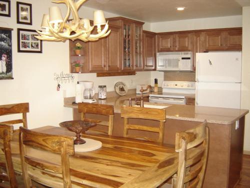 The Summit Resort 2BR/2BA, Mammoth Lakes