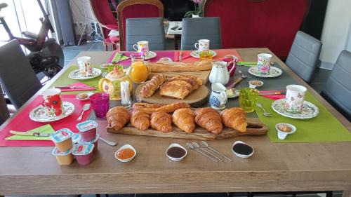 Chantilly ,petit déjeuner et table d'hôtes possible