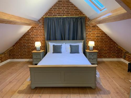 Unique Countryside Retreat, walking distance to the Three Choirs Vineyard & Restaurant, Gloucestershire - Apartment - Newent