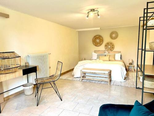 2 Bed apartment on the Dordogne River in Saint-Seurin-De-Prats