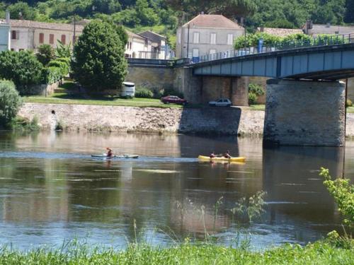 2 Bed apartment on the Dordogne River