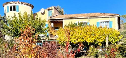 Maison au calme entres lavandes et prairies gîte à louer Oppedette