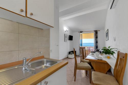 Superior One-Bedroom Apartment with Balcony and Sea View (2+ 2) image 10