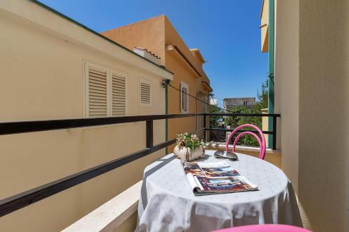 Studio with Balcony image 6