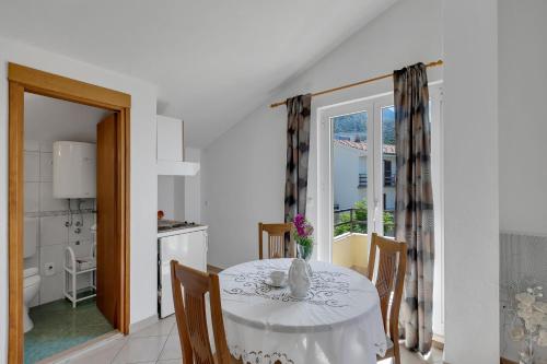 Superior One-Bedroom Apartment with Balcony and Sea View  (2 + 1) image 5
