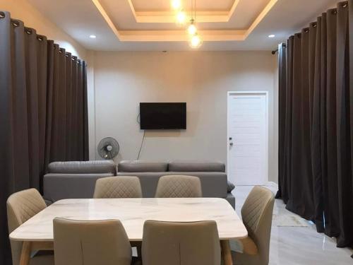 Tesis özellikleri, Pool Villa Nita in Phrom Khiri