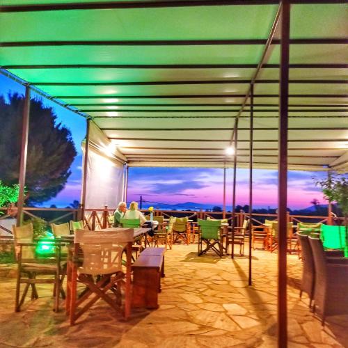 Restoran, Seralis Pelion in Koropi