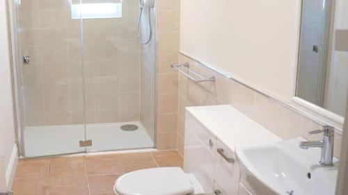 Ellingham Self-Catering Cottages - image 6