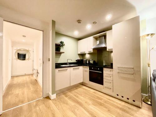 Chic Leeds City Apartment, Free Parking, Balcony, Leeds (Foto 8)