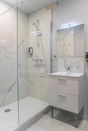 L'Elegant - Cosy, Design et Charme en HyperCentre, Dijon (photo 6)