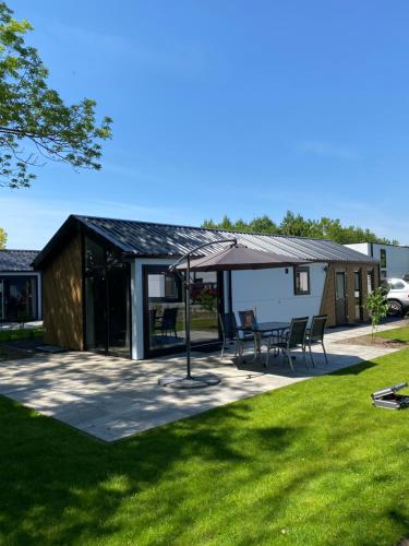 Exterior view, Luxe en gezellig chalet aan Veluwemeer 4 pers in Hulshorst
