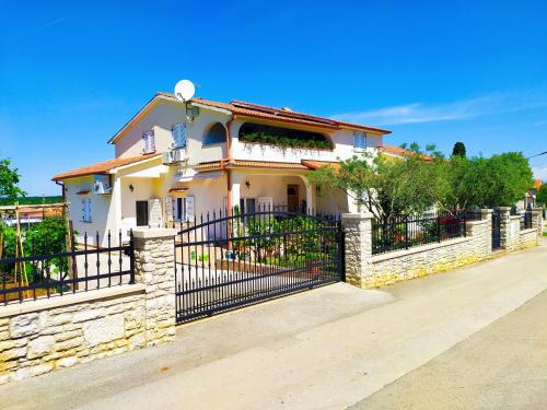 Kuća za odmor - apartman Vito - Apartment - Valtura