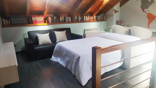 Koplietošanas atpūtas telpa ar TV, Casa Rural Tejedor in Morillo de Monclús