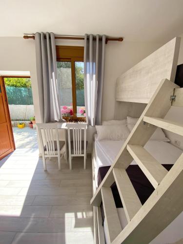 Sunny guest house