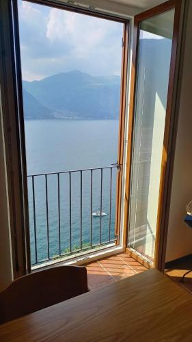 Casa con vista lago a Nesso