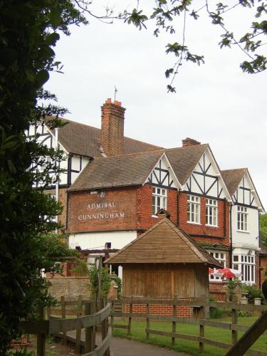 The Admiral Cunningham Hotel - Accommodation - Bracknell