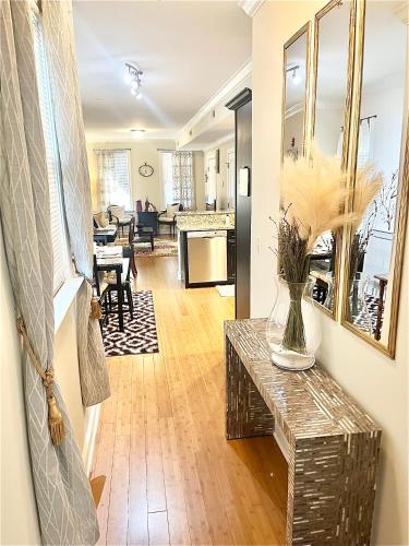 COZY DOWNTOWN APARTMENT-Naval Academy Vicinity