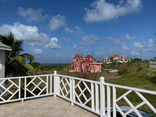 Altan/terrasse, ‘MORIAH’ Private Room with Double Bed and shared bathroom in Coles Pasture