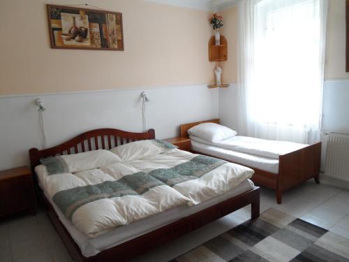 Garden Szivárvány utca 39 Superior Vendégház - Chambre d'hôtes - Szeged