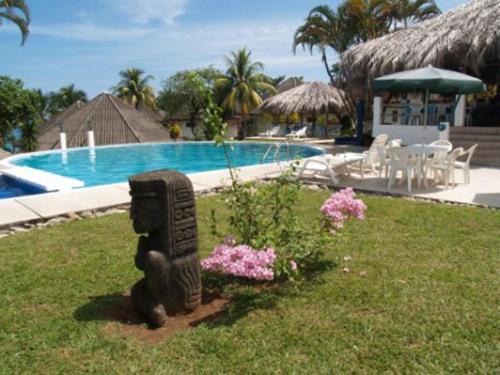 游泳池, 瑪麗布加勒比酒店 (Hotel Maribu Caribe) in 波多利蒙
