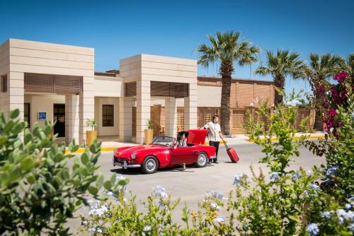 Bella Beach Hotel - image 11