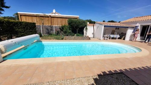La Villa Fruchardiere Piscine Plage a 500 metres gîte à louer Barbâtre