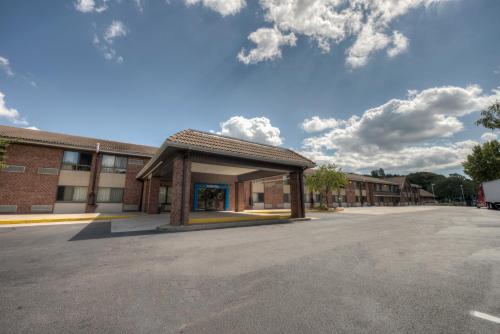 Motel 6-Branford CT - New Haven - image 6