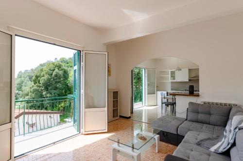 JOIVY Family Flat with 3 Balconies, 10 Min to Beach