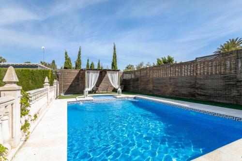  Santos Village, Pension in Elche