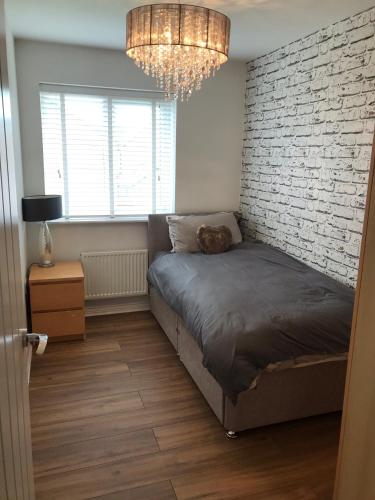 Double room with en-suite. Central for North West