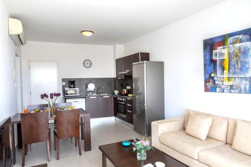 Apartment with Sea View image 4