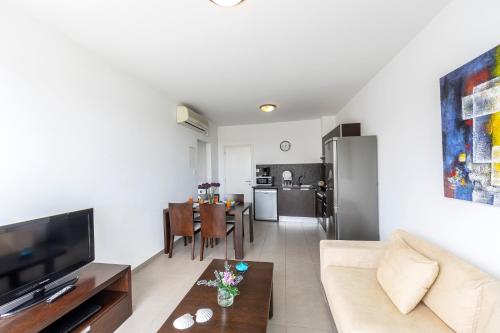Apartment with Sea View image 8