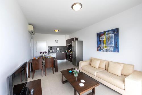 Apartment with Sea View image 9
