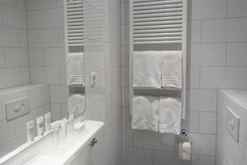 Small Double Room with Garden View image 5