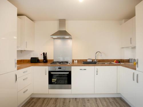 Pass the Keys Stunning 2 bed Apartment with free onsite parking