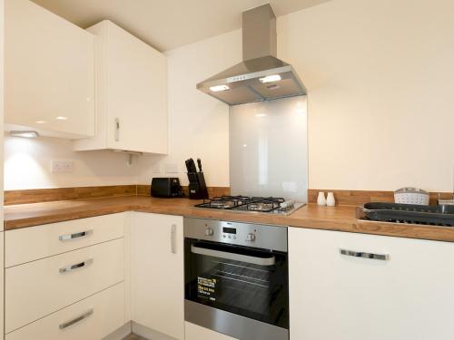 Pass the Keys Stunning 2 bed Apartment with free onsite parking