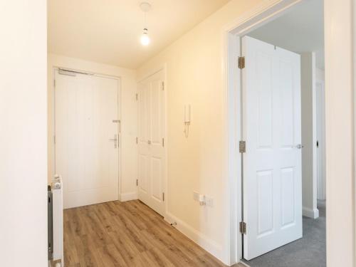 Pass the Keys Stunning 2 bed Apartment with free onsite parking