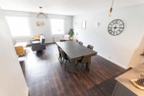 La Bigote-IDEAL GROUPE-6 CHAMBRES-BILLARD-TERRASSE gîte à louer Loire-Authion