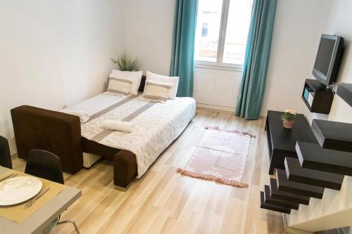 Real Apartments Semmelweis II - image 13