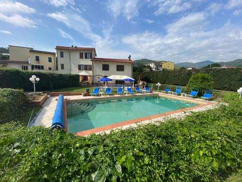 Villa con piscina tra Versilia e Cinque Terre