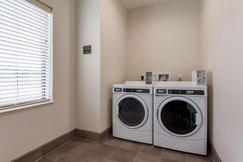 Redwood inn & Suites Crosby – Crosby, TX