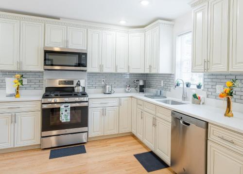 41-Convenient Townhouse in Quincy (MA)