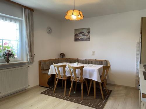 Haus Beate, FeWo im Bienenparadies in Kirchberg im Wald