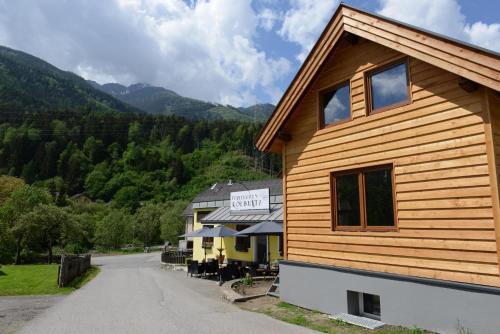 4 bedrooms, 6 beds